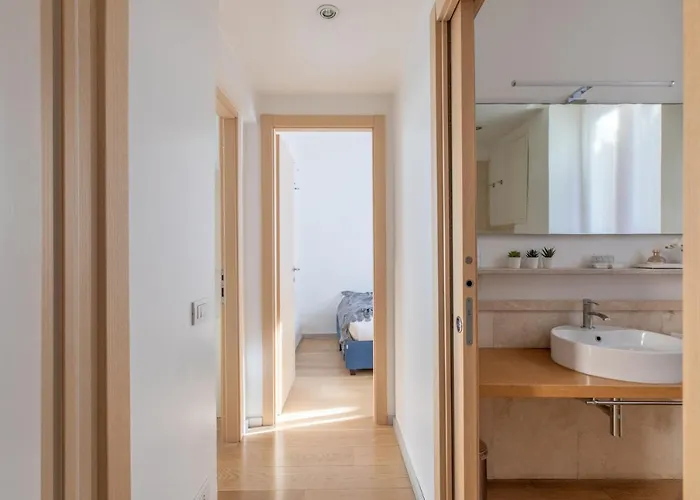 Iflat Navona White And Stylish Apartment Rom